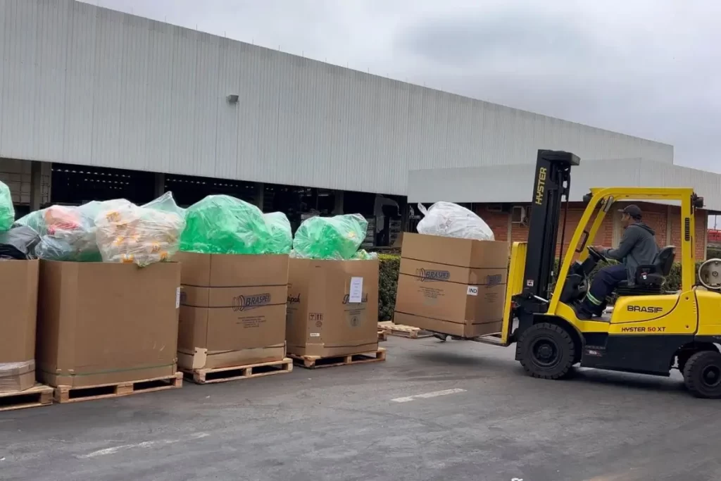 Palestra de educacao ambiental nas escolas parceiras Atitude MT