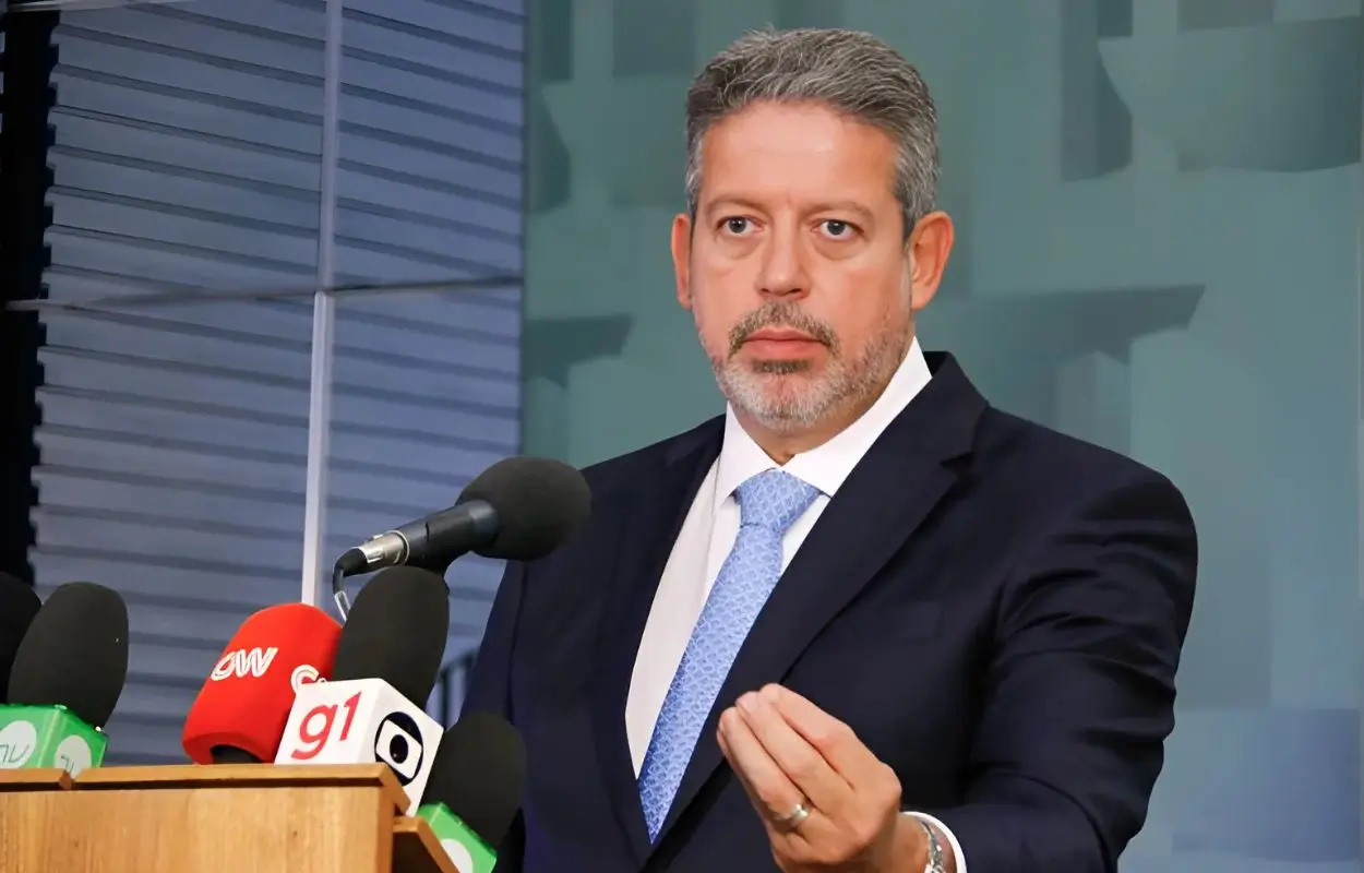 Arthur Lira falando sobre, relatório do IR