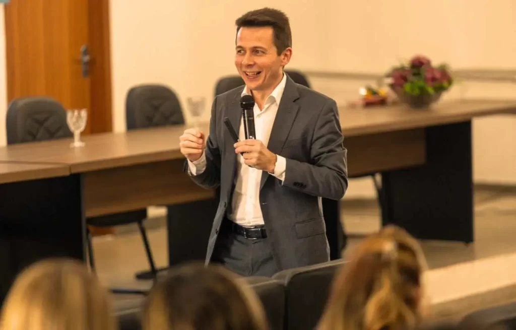 Herbert Lima Sobral palestrante gestores educação municipal Rondonópolis