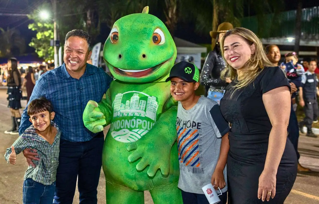 Prefeito Claudio Ferreira marca presenca na 51a Atitude MT