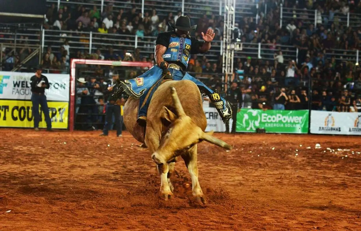 monataria em toura na exposul 2025 Atitude MT