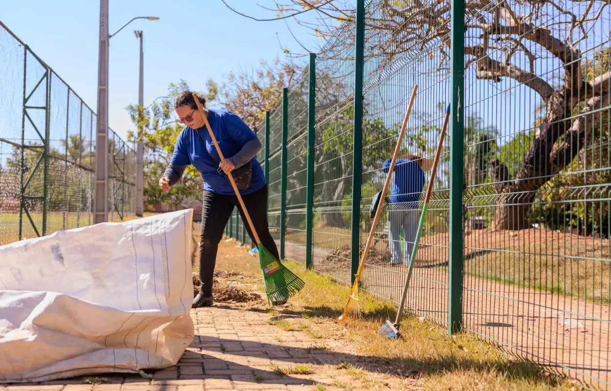 Praças Rondonópolis vandalismo depredação patrimônio público equipamentos destruídos