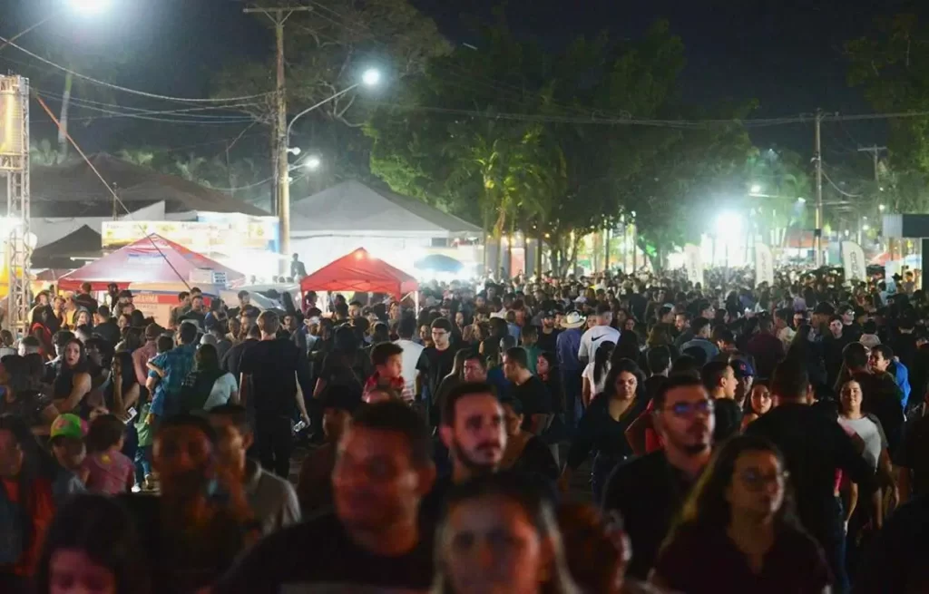 publico Record na exposul 2025 Atitude MT