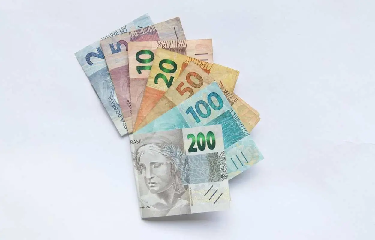 Inflação cai em outubro