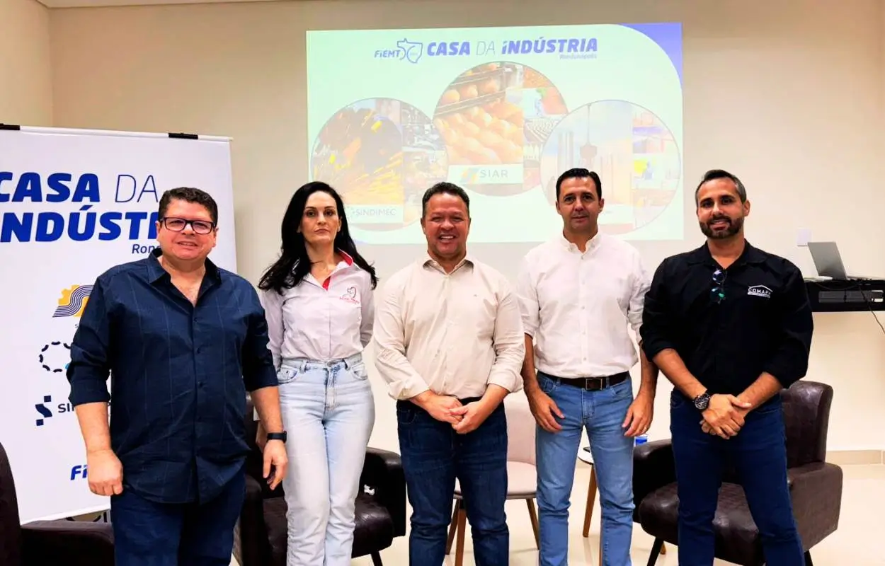 prefeito Claudio Ferreira na casa da industria evento Atitude MT