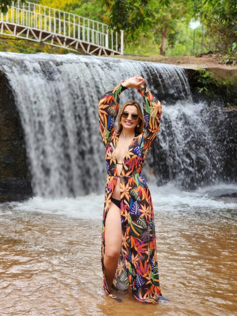 A mesma estampa em varias versoes pra voce escolher a sua preferida saia com varias amarracoes 1 Atitude MT