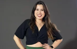 foto realista da empresária da Xiloê representando a construção da marca de moda praia feita para corpos reais