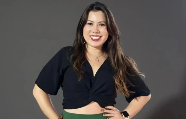 foto realista da empresária da Xiloê representando a construção da marca de moda praia feita para corpos reais